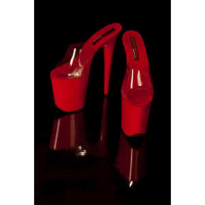 My high school friend Julie MacDonald wanted to shoot a pinup.  We had a lot of fun shooting this and Julie was a lot of fun to work with.